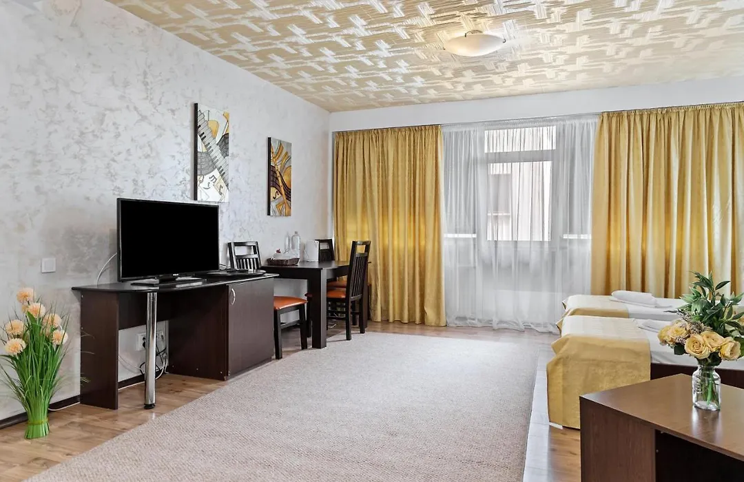 Hotel Charter Otopeni-1